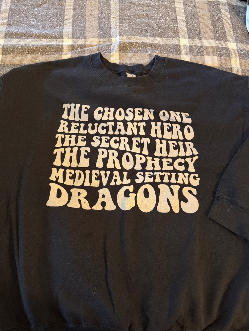 Gildan Black Sweatshirt with Cream/White Graphic 'Dragons'